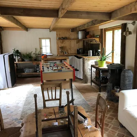 Maison Bordure De Foret *