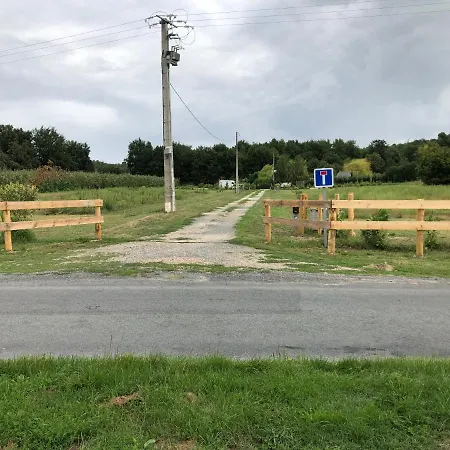 Maison Bordure De Foret Hébergement de vacances Allonnes (Maine-et-Loire)