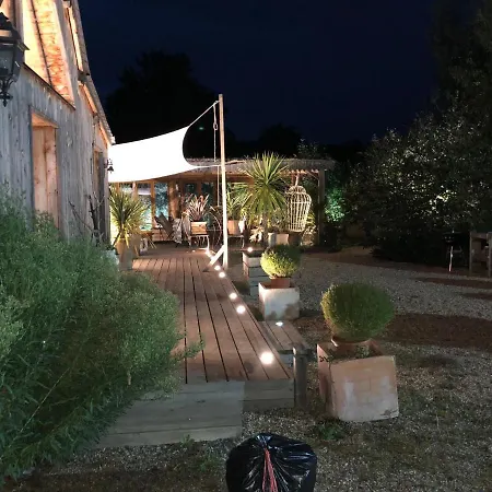 Maison Bordure De Foret